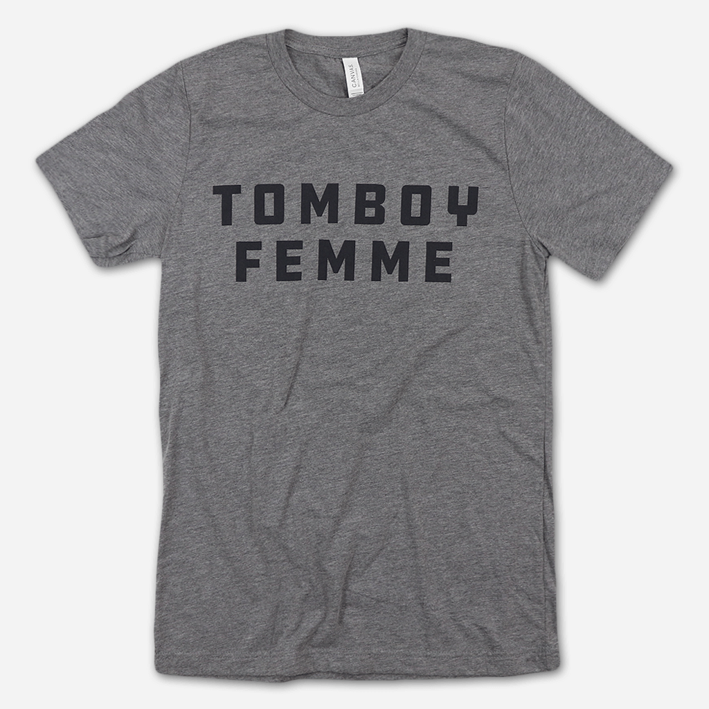 værtinde Tilstand Permanent Tomboy Femme Tee – Hello Merch